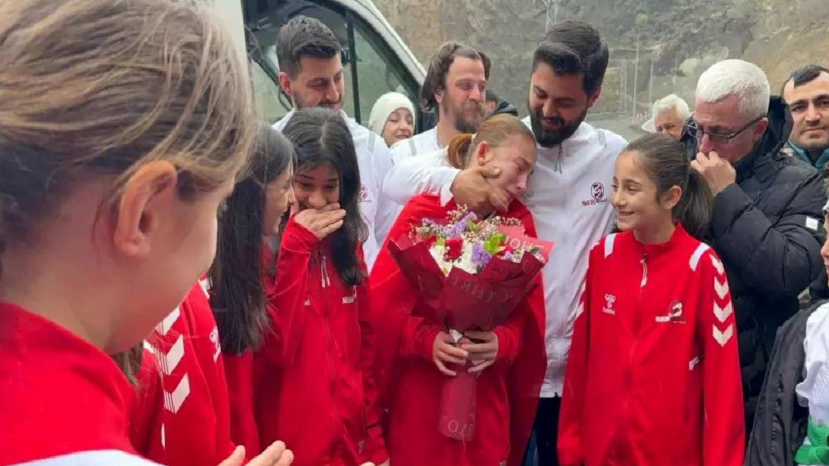Şeyma Keskin, Türkiye Şampiyonu Oldu; Artvin’de Coşkuyla Karşılandı
