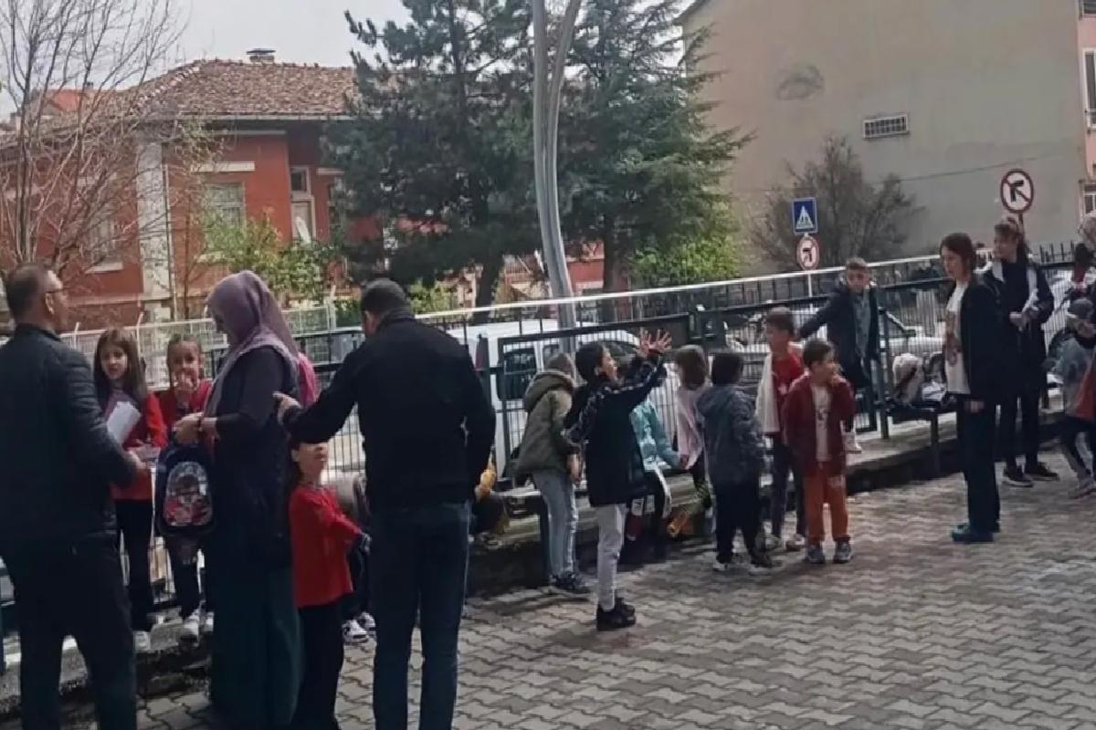 Simav’da peş peşe 3 deprem; ‘Bir sürü küçük fay var, fırtına yaşanabilir’ uyarısı