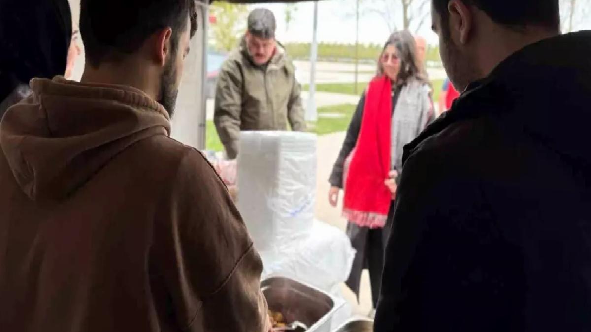 Sincan Belediyesi İstanbul’a Gıda Yardımı Gönderdi