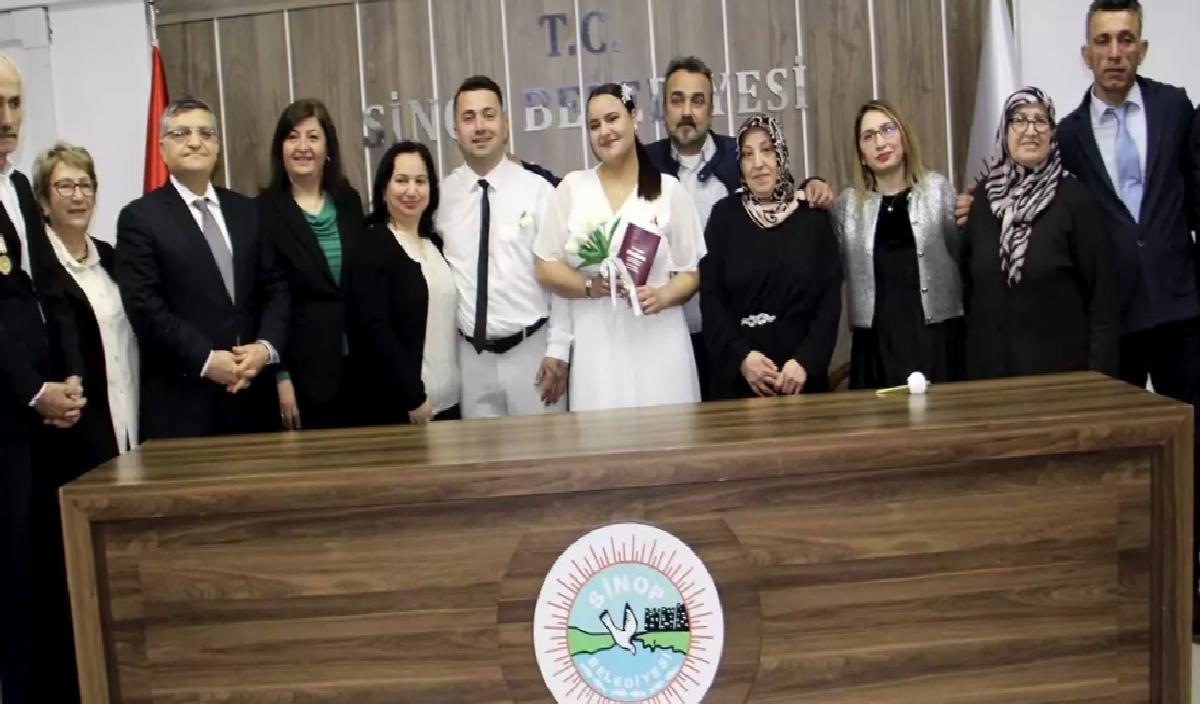 Sinop’ta genç çift “faizsiz kredi desteği”yle dünyaevine girdi