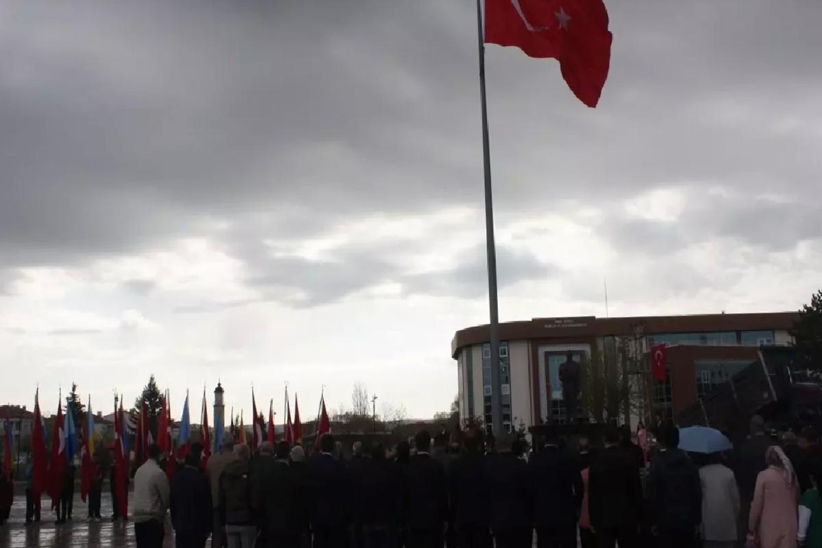 Sivas’ın ilçelerinde 23 Nisan Ulusal Egemenlik ve Çocuk Bayramı kutlandı