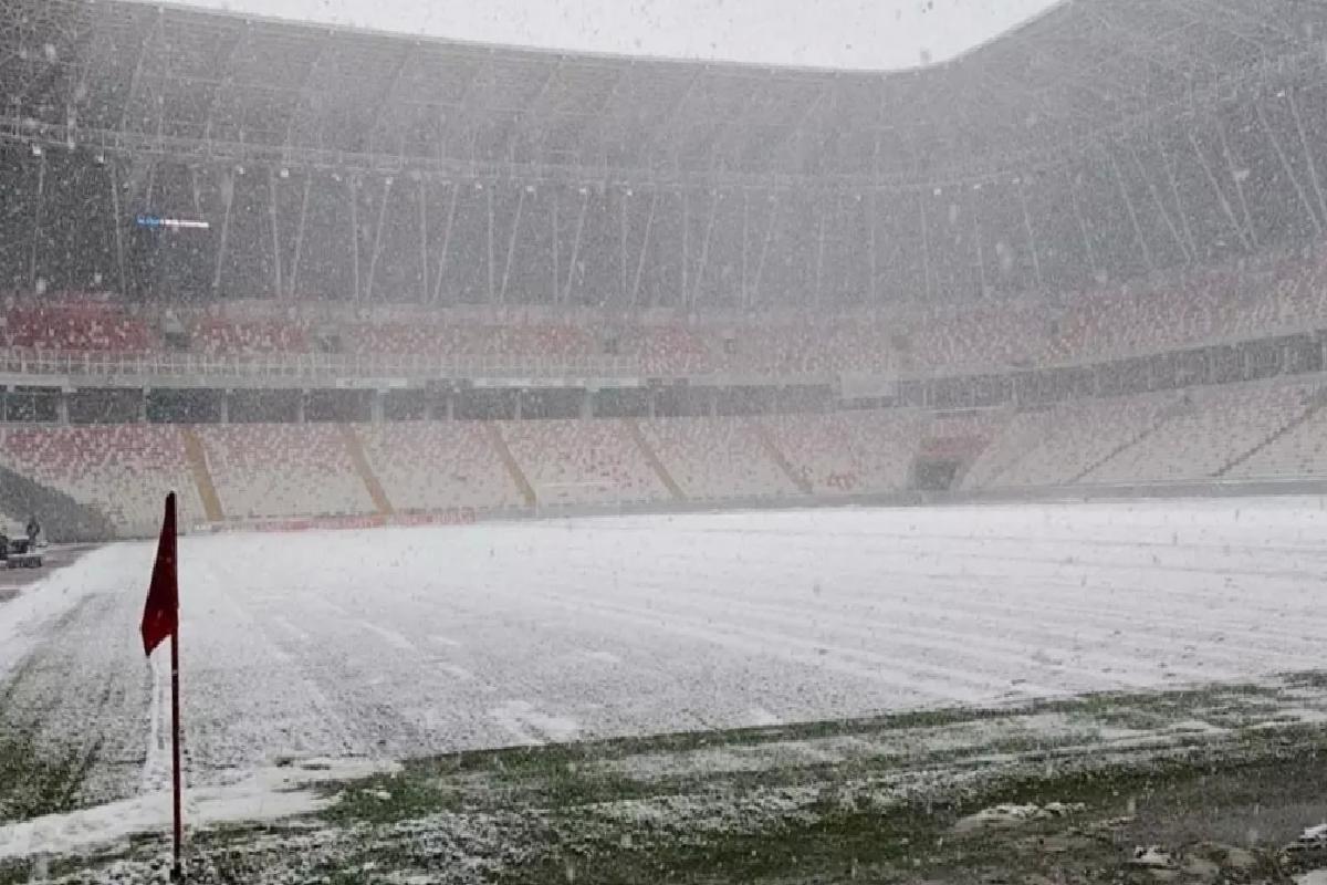 Sivasspor-Fenerbahçe maçında kar yağacak
