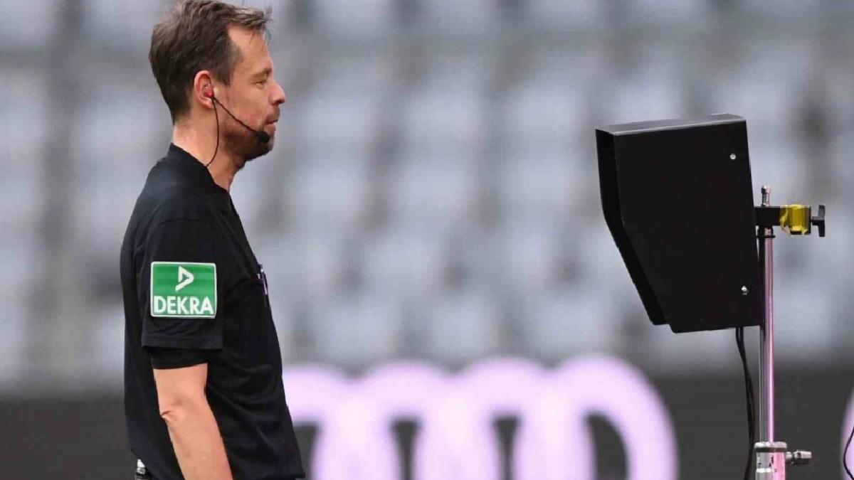 Sivasspor – Fenerbahçe maçının VAR’ı Markus Schmidt oldu