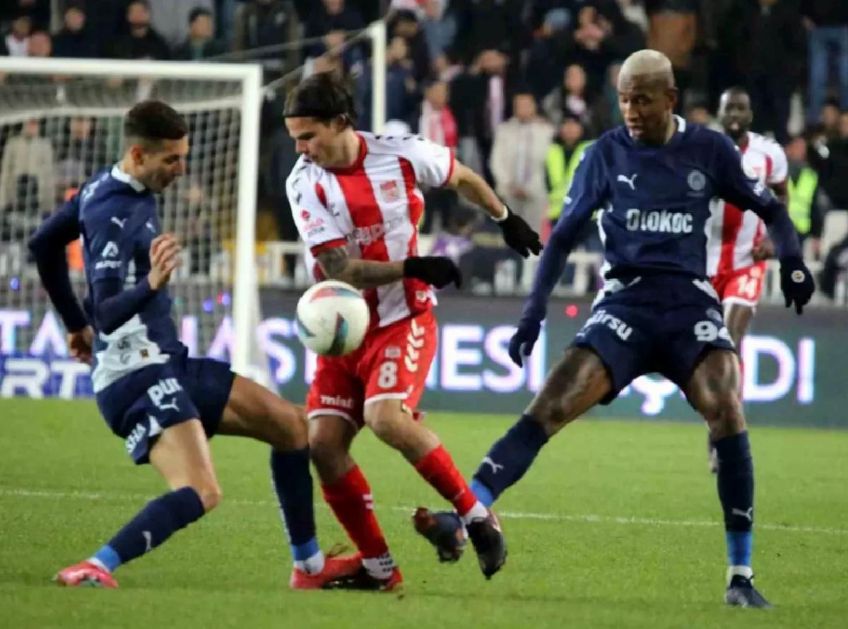 Sivasspor, Fenerbahçe’ye 3-1 Yenildi