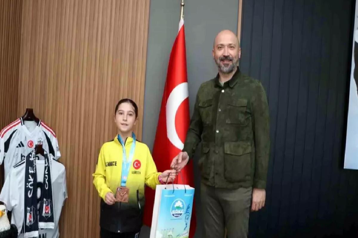 Söke Belediye Başkanı, Türkiye Karate Şampiyonu Gülşen Görecek’i Ağırladı