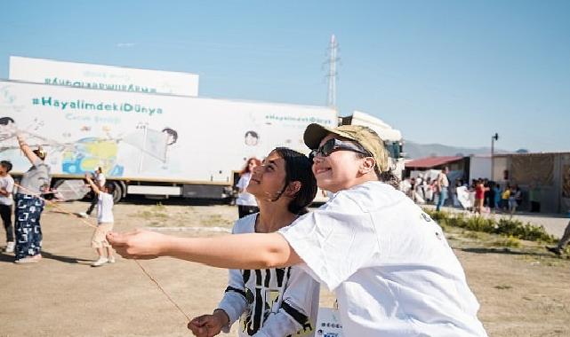 SosyalBen Vakfı, Çocukların Bayramını “Hayalimdeki Dünya” Sahnesiyle Kutladı