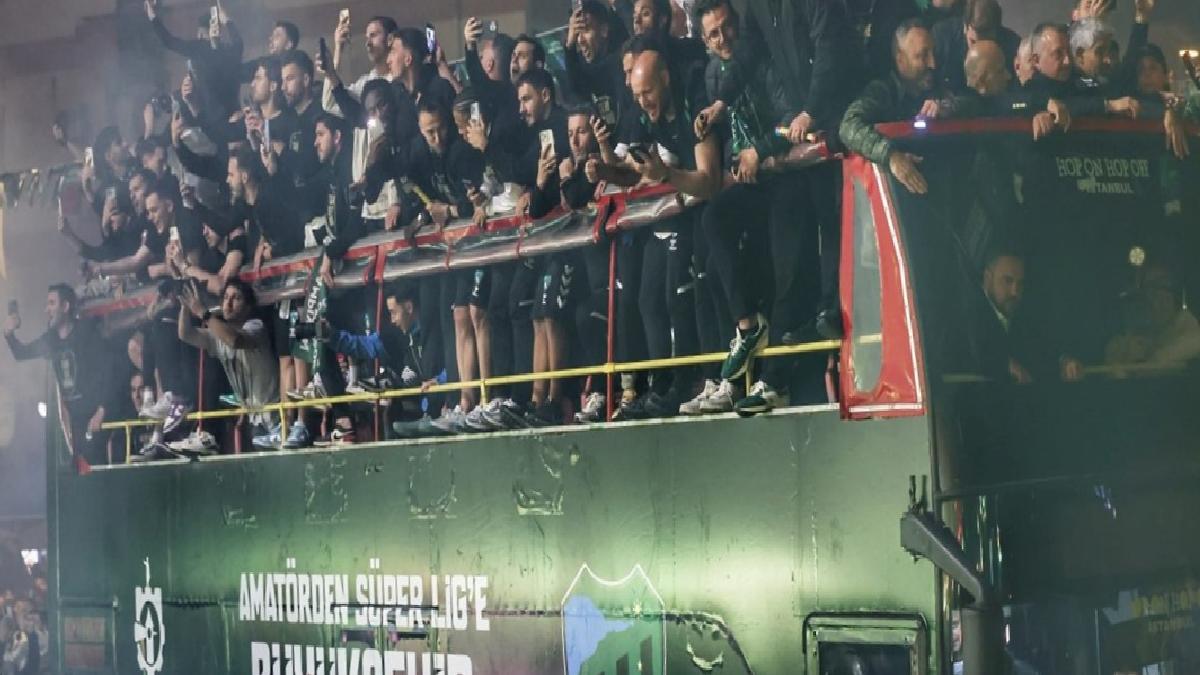 Süper Lig’e yükselen Kocaelispor’da şampiyonluk coşkusu