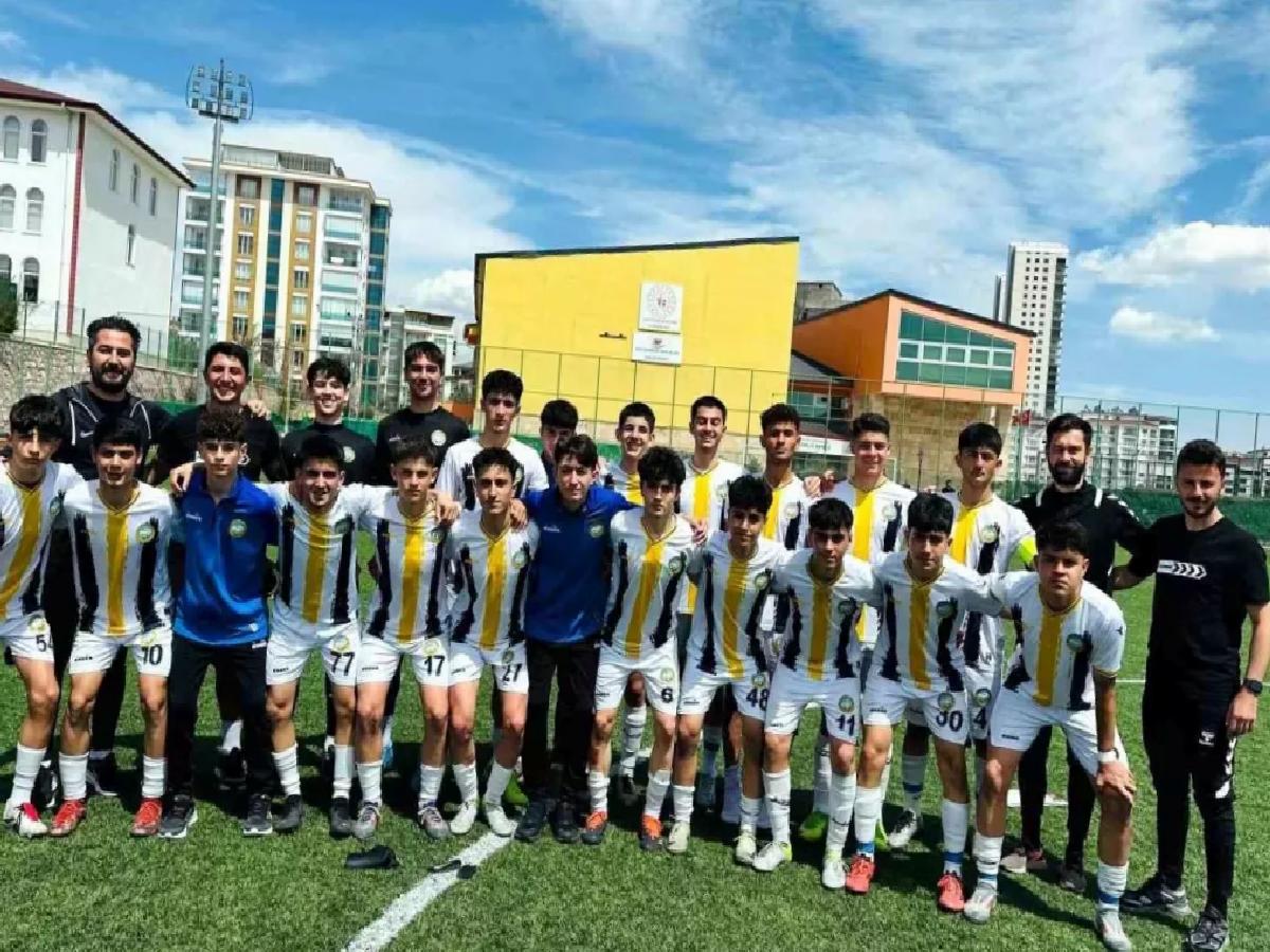 Talas Belediyespor U-16 Türkiye Şampiyonası’nda Şampiyon Oldu