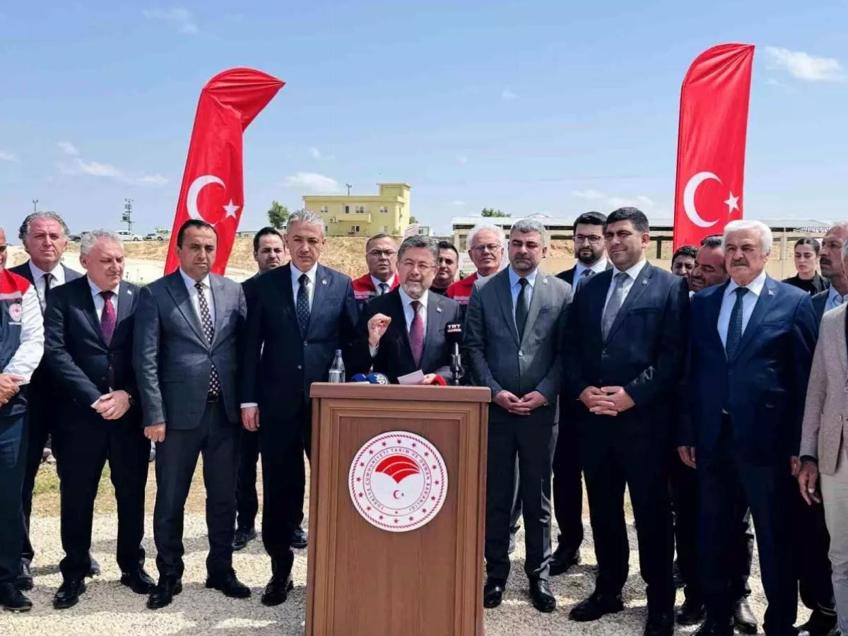 Tarım ve Orman Bakanı Yumaklı, Mardin’de Tuz Çalısı Tesislerini İnceledi