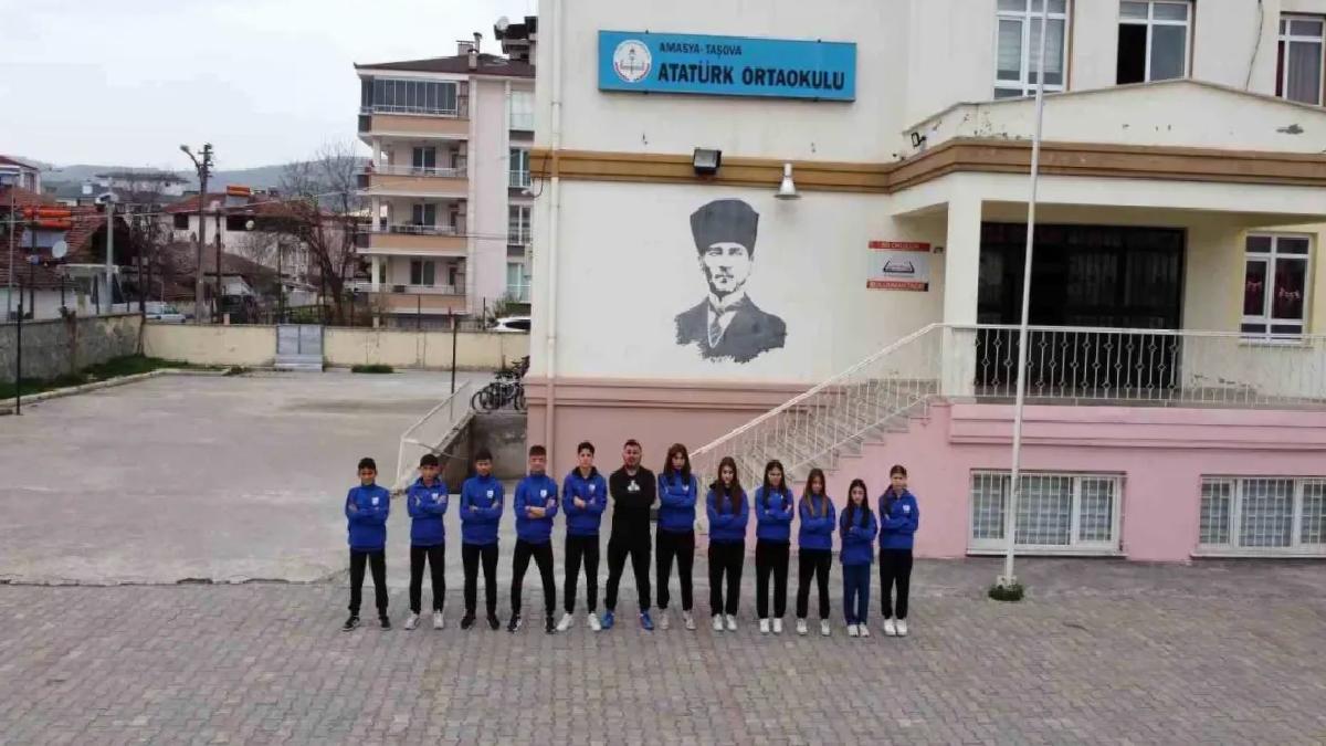 Taşova Ortaokulu 11 Yıldır Şampiyon