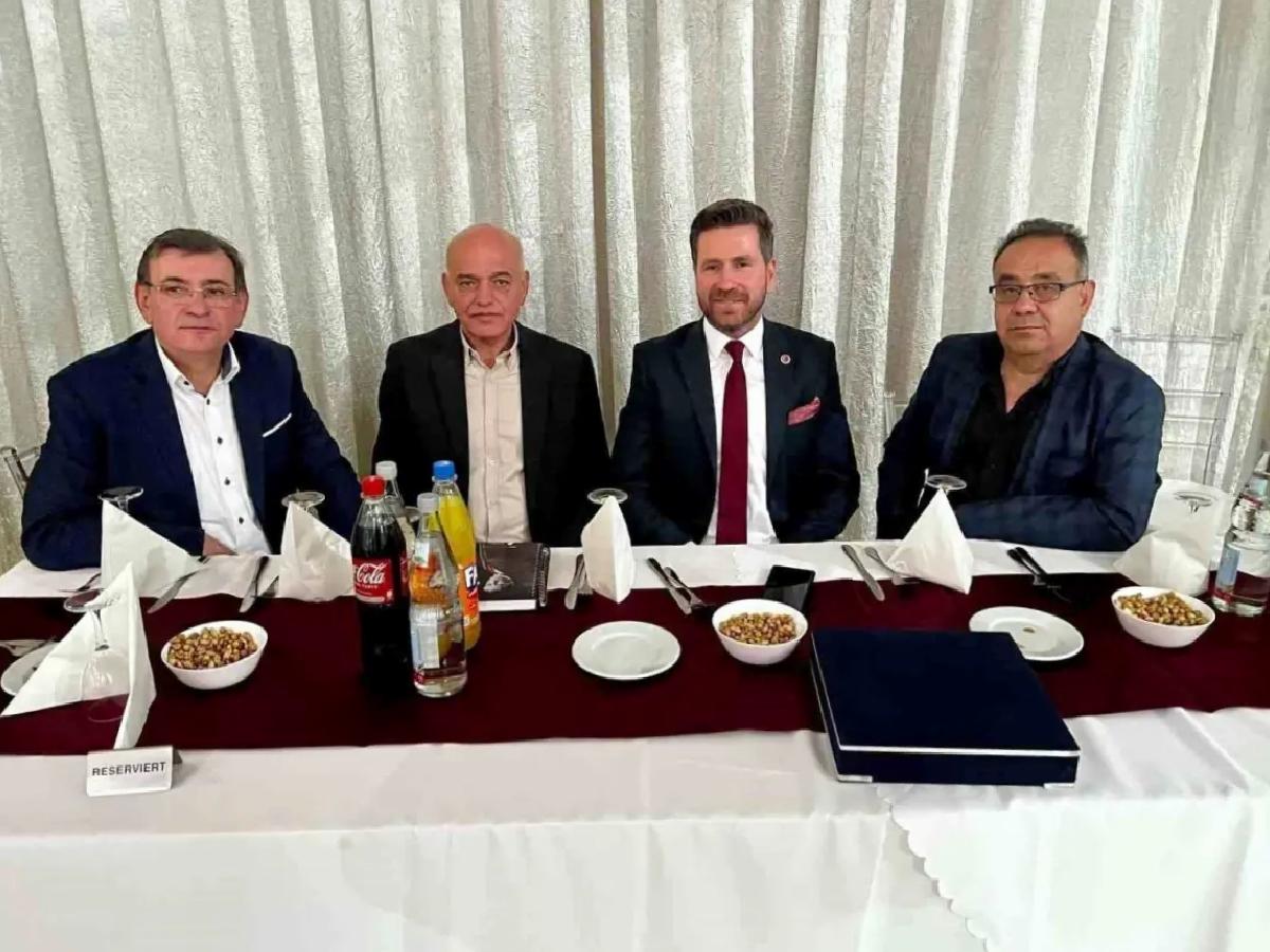 Tavas Belediye Başkanı Kadir Tatık, Avrupa Nikferliler Derneği’nin 30. Yıl Kutlamasında Hemşehrileriyle Bir Araya Geldi