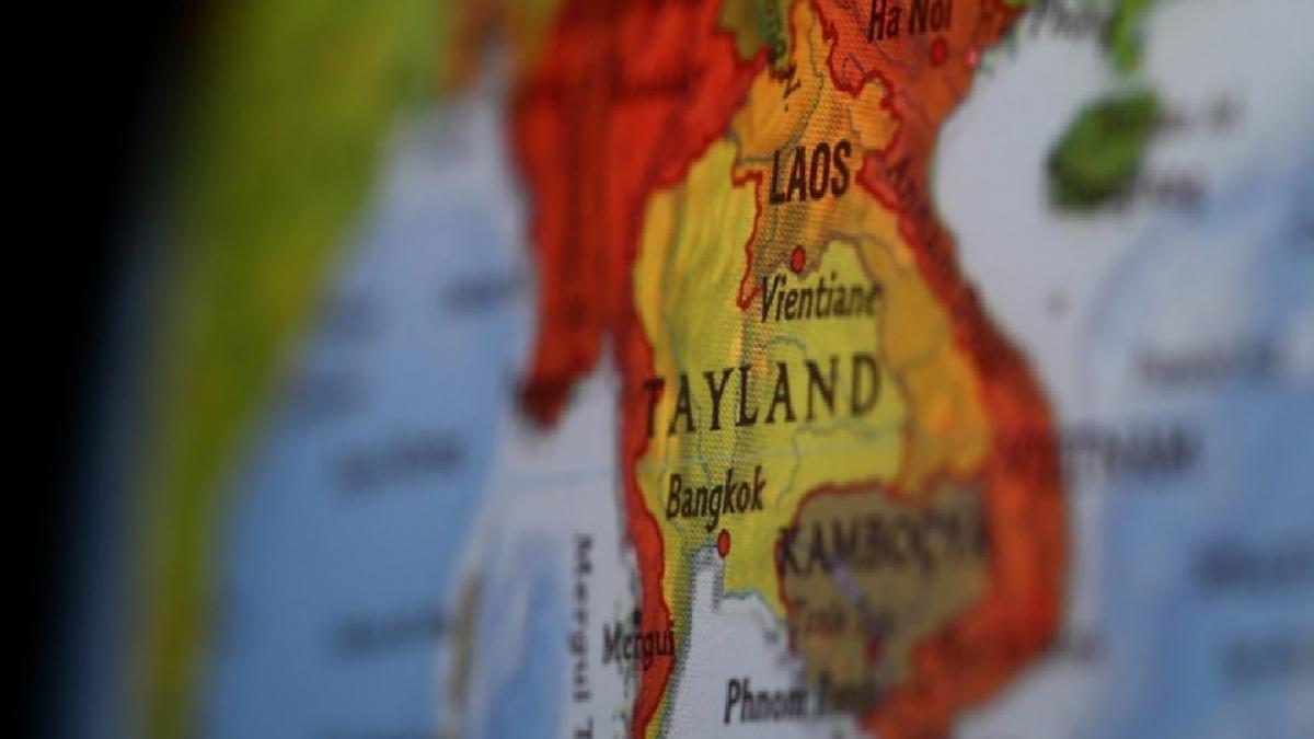 Tayland’da uçak denize düştü: 6 polis öldü