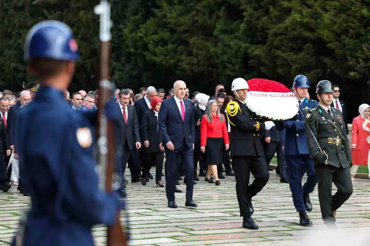TBMM Başkanı Kurtulmuş ve devlet erkanından 23 Nisan’da Anıtkabir’e ziyaret