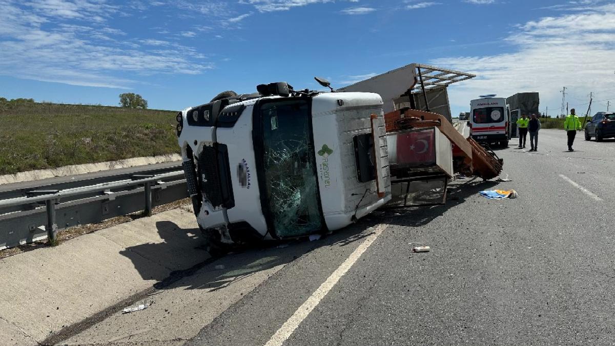 Tekirdağ’da devrilen kamyon sürücüsü yaralandı