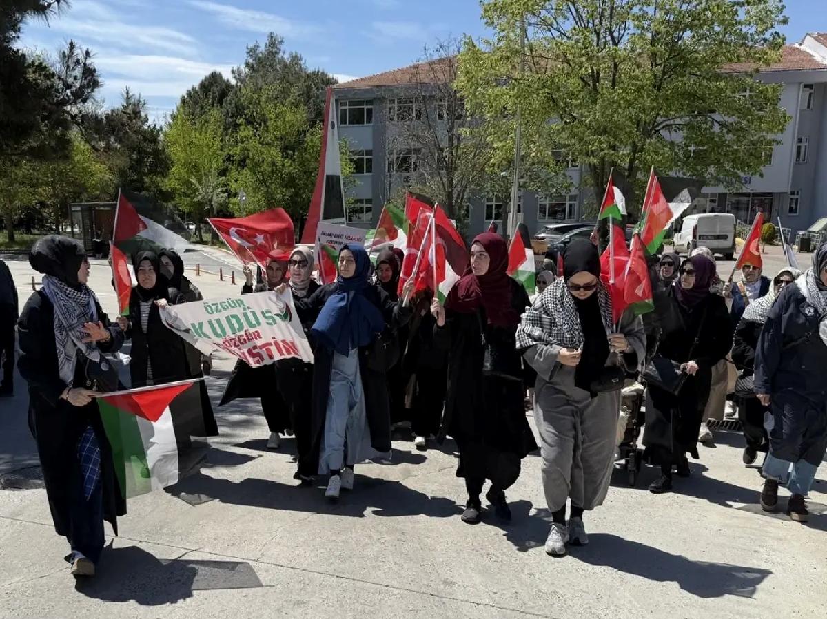 Tekirdağ’da üniversite öğrencileri Filistin’e destek için yürüdü