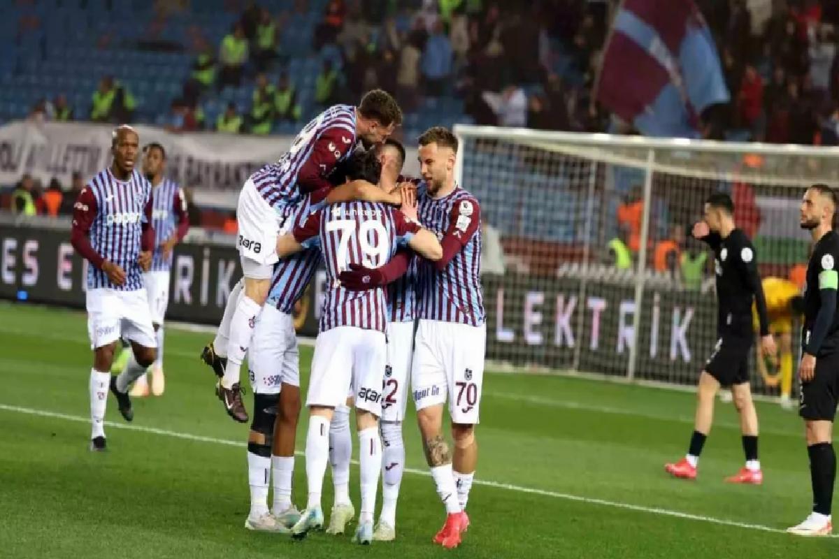 Trabzonspor 2-0 Önde