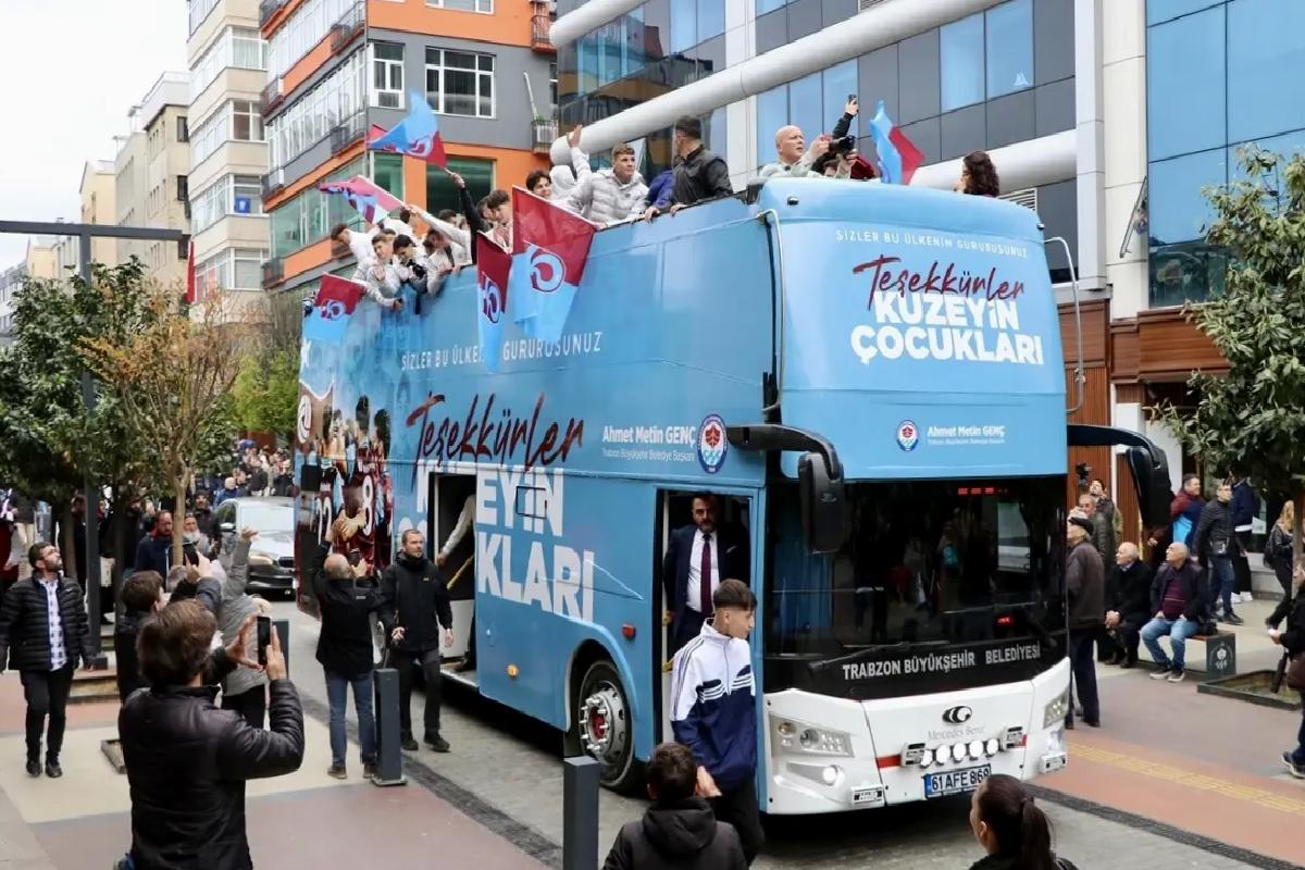 Trabzonspor Genç Takımı’ndan Şehir Turu