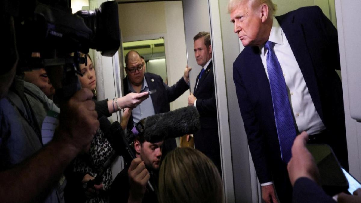 Trump, gönüllü ayrılan düzensiz göçmenlere para ve uçak bileti vaat etti