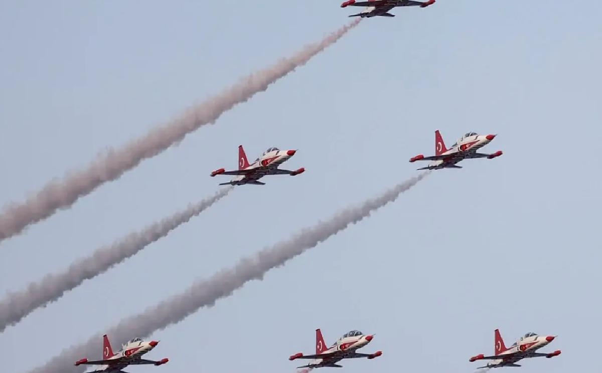 Türk Yıldızları Mersin’de Prova Uçuşu Yaptı