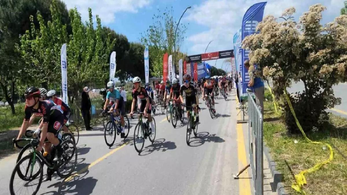 Türkiye Kupası 3. Etap Yol Yarışları Edremit’te Gerçekleştirildi