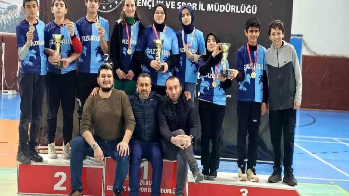 Tuzcu Ortaokulu Floor Curling’de Başarı Elde Etti