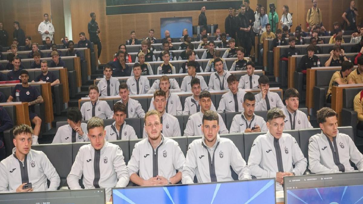 UEFA, Gençlik Ligi’nde yarı final oynayan oyuncular için kariyer eğitimi düzenledi