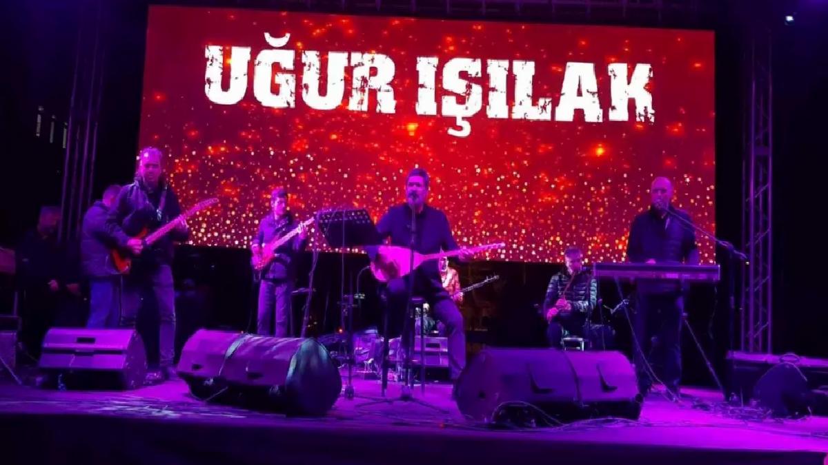 Uğur Işılak Karabük’te ‘3 Nisan’ Etkinliklerinde Sahne Aldı