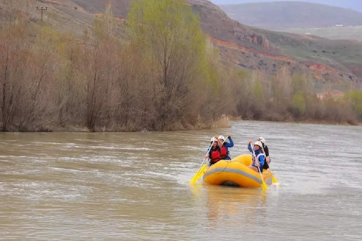 ÜNİLİG Türkiye Rafting Şampiyonası Bayburt’ta yapıldı