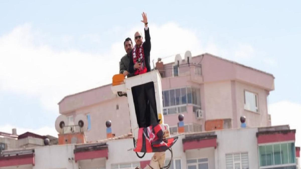 Uşakspor’un başkanı takımı vincin üzerinden izledi