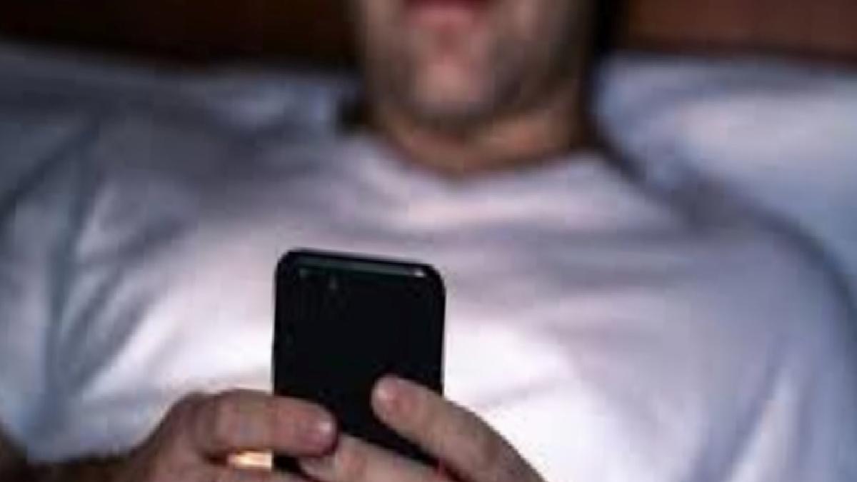 Uyku öncesi telefonla yatağa girenlerin yeni kabusu: Uykusuzluk