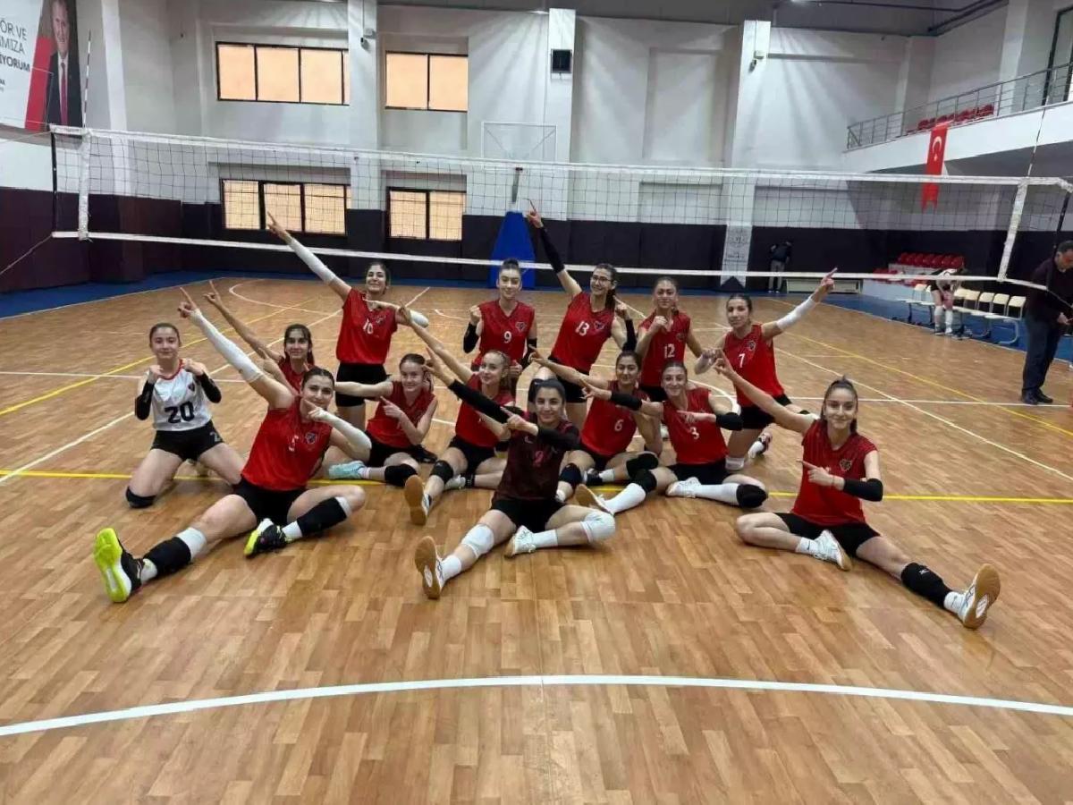 Van Büyükşehir Belediyespor Kadın Voleybol Takımı Şampiyon Oldu