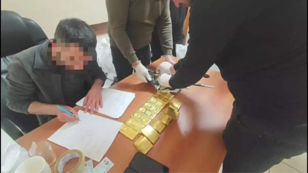 Van Havalimanı’nda Kaçak Altın ve Para Ele Geçirildi