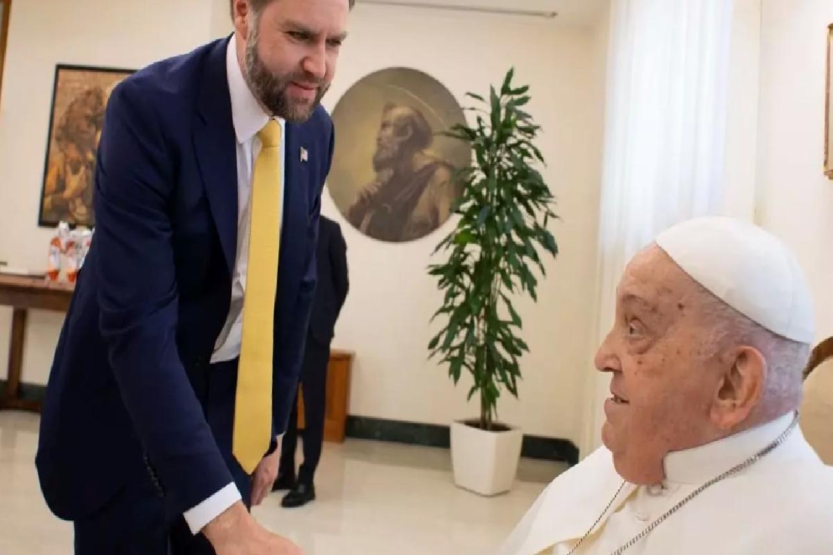 Vance, Papa ile Görüşmekten Memnuniyet Duydu