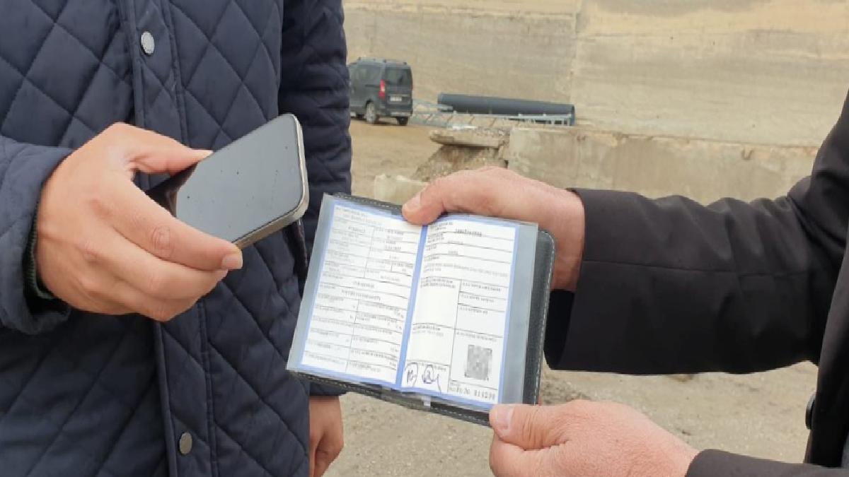 Van’da midibüsünü cep telefonuyla takas etti