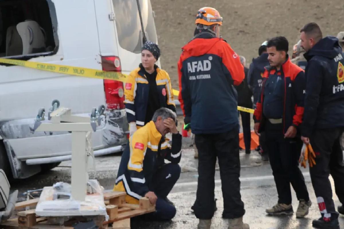 Van’daki Trafik Kazasında 8 Ölü