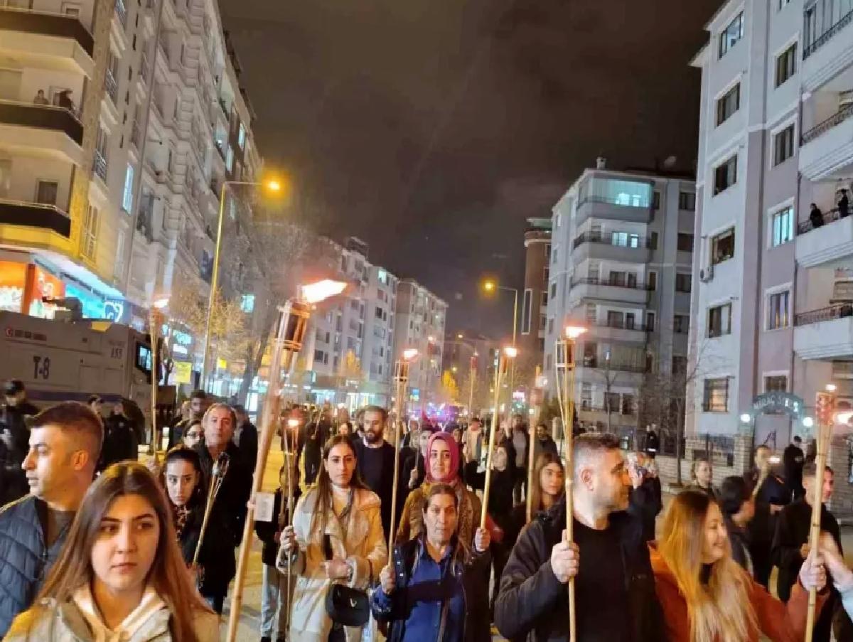 Van’ın Kurtuluşu İçin Fener Alayı