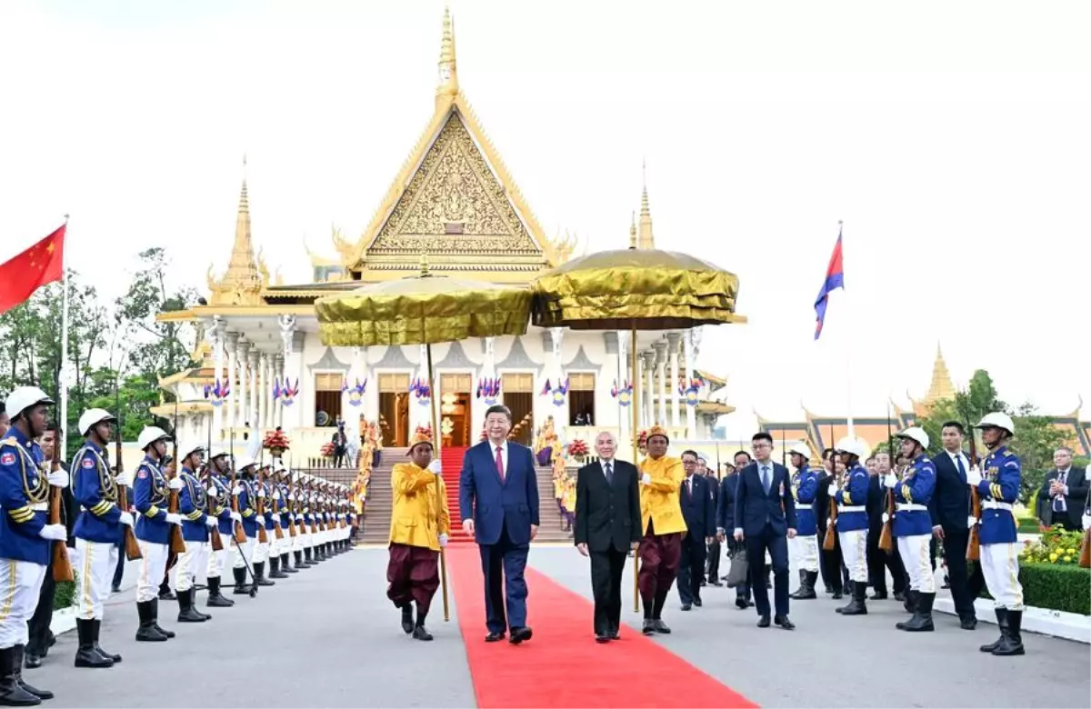 Xi Jinping Kamboçya’da Resmi Ziyarette