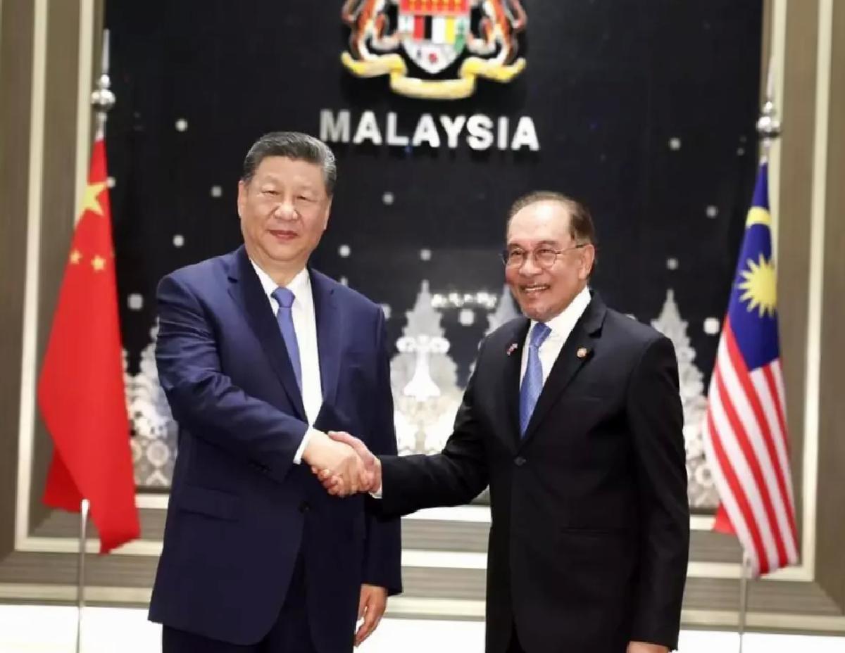 Xi Jinping, Malezya’da Enver İbrahim ile Görüştü