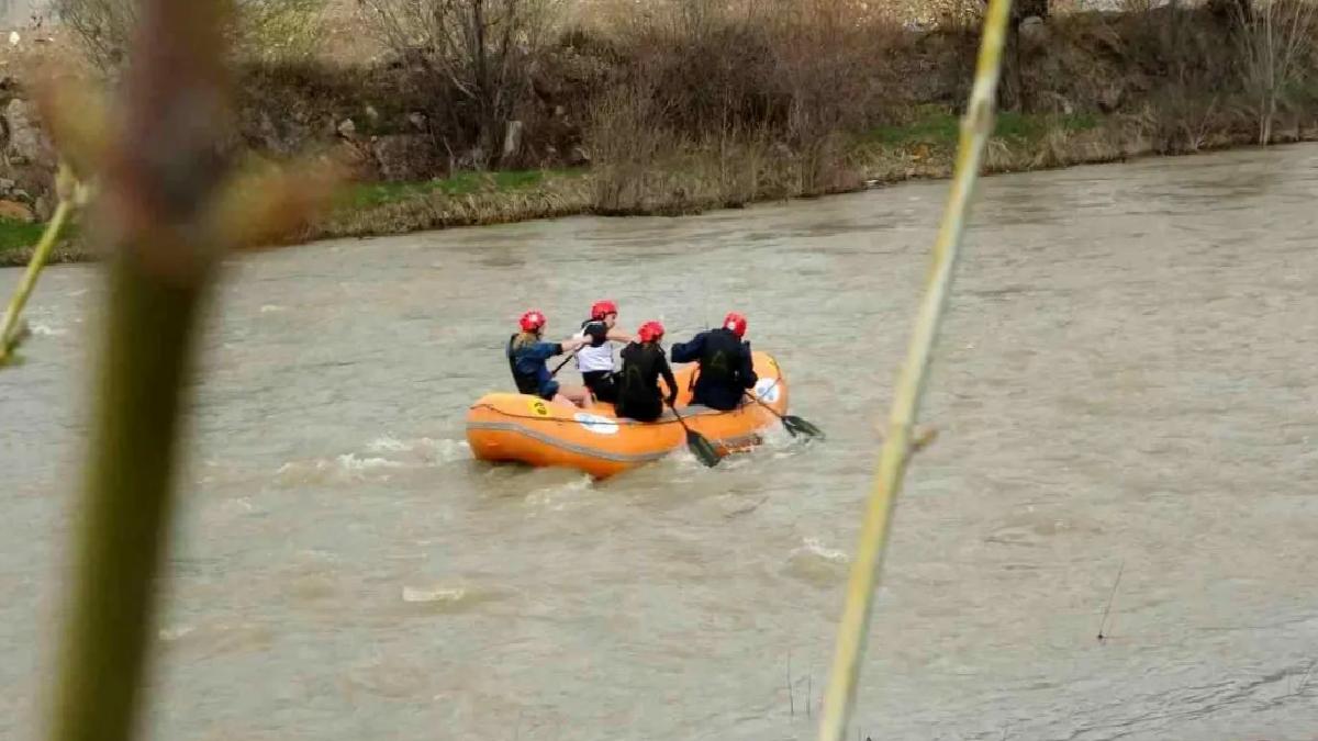Yağmurda Rafting Heyecanı