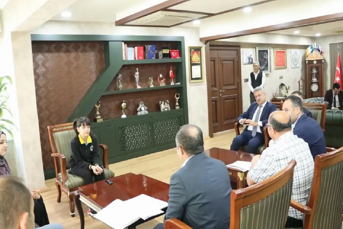 Yahşihan Belediye Başkanı Sungur, koltuğunu 6. sınıf öğrencisine devretti
