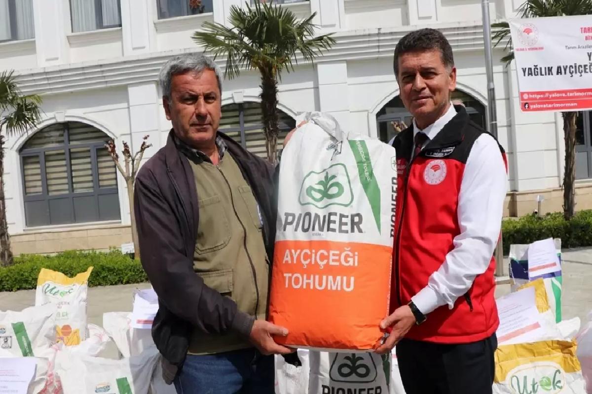 Yalova’da 51 Çiftçiye Ayçiçeği Tohumu Dağıtıldı