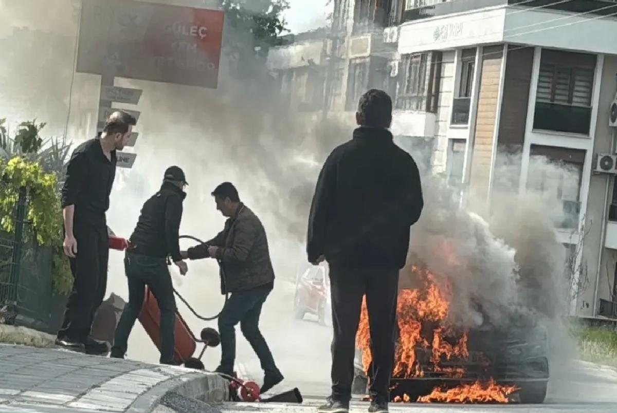 Yalova’da Seyir Halindeki Araç Yandı