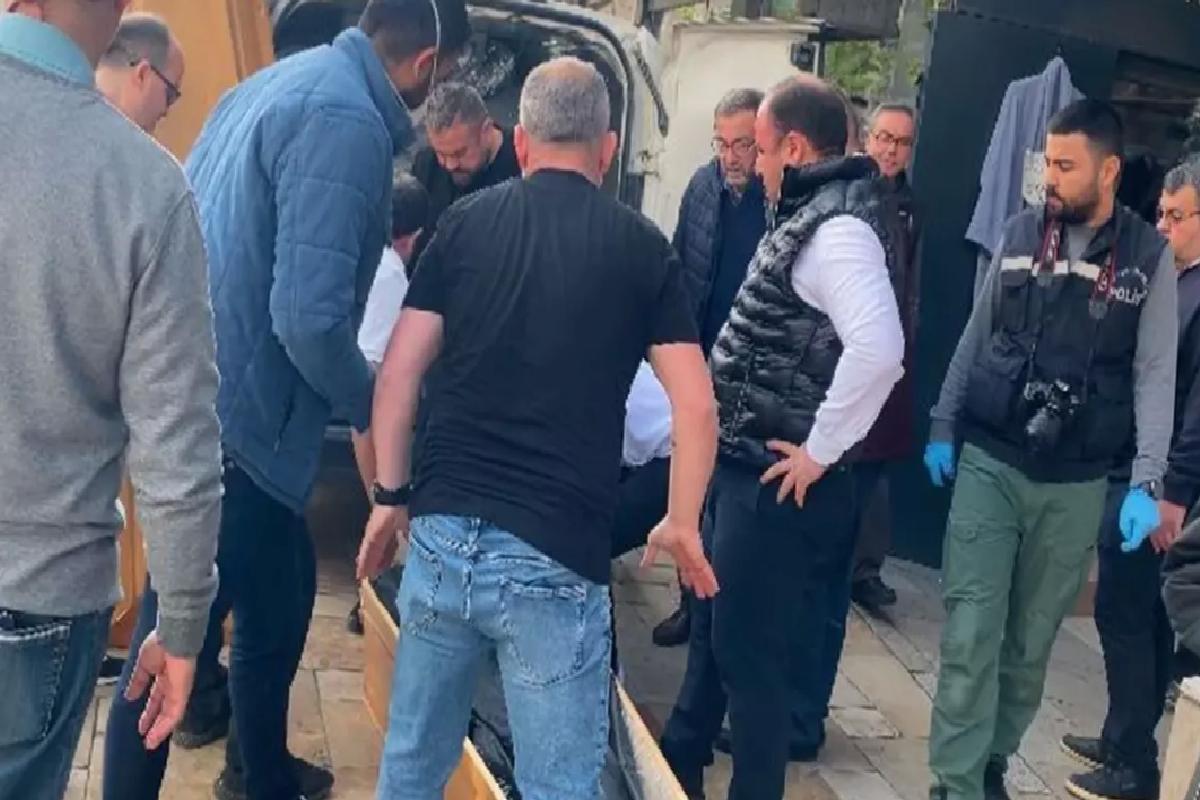 Yaşlı adam iş hanının tuvaletinde ölü bulundu