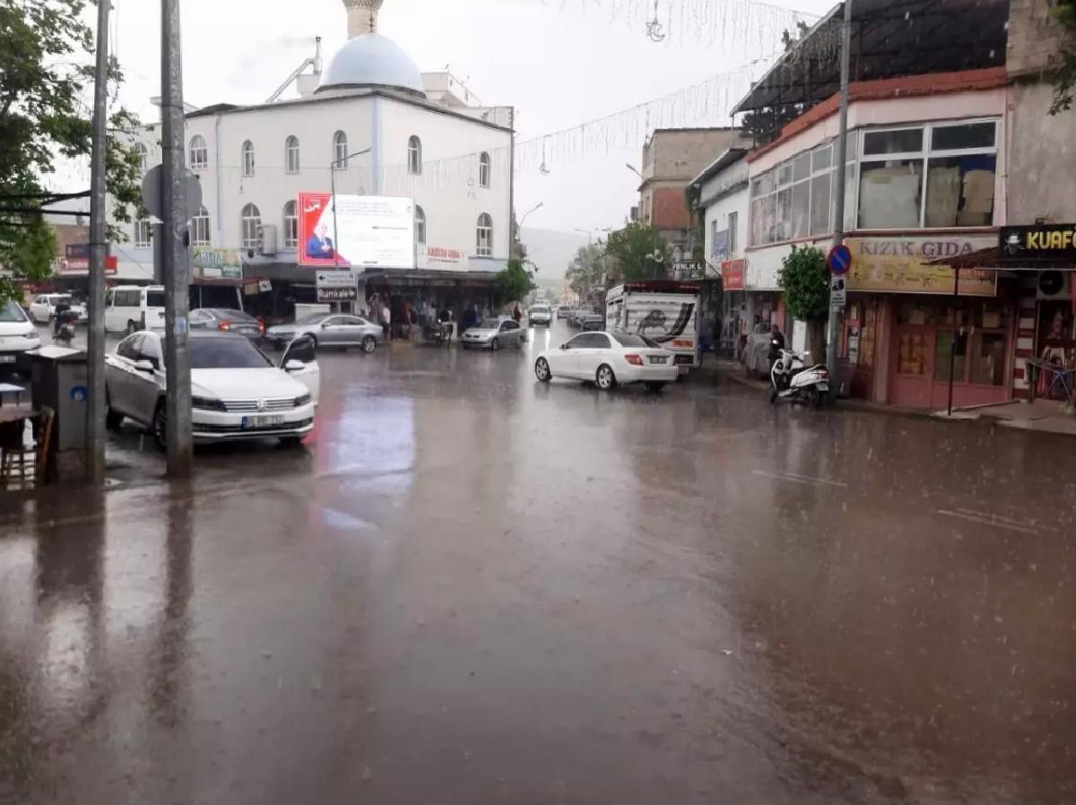 Yavuzeli’nde Yağmur Çiftçileri Sevindirdi