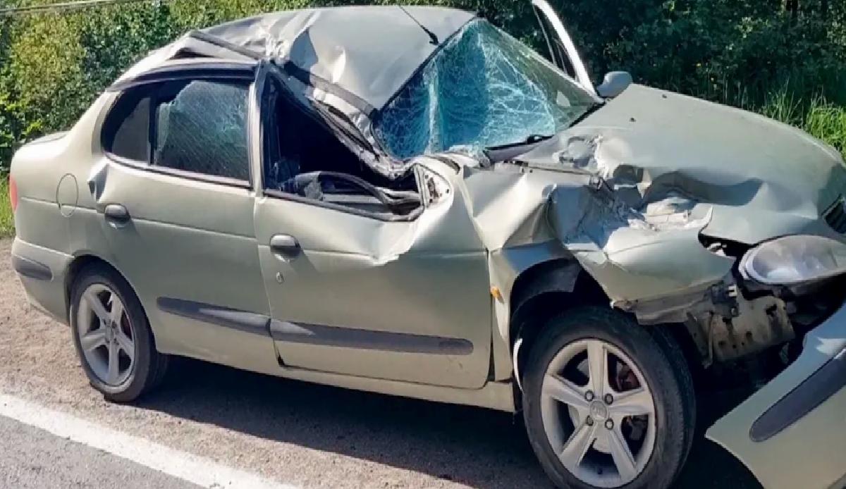 Yenice’de Kaya Parçası Otomobile Düştü: 5 Yaralı