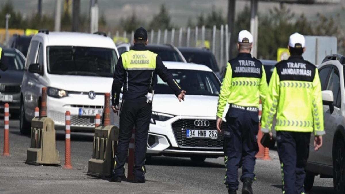 Yorgun ve uykusuz trafiğe çıkmayın uyarısı