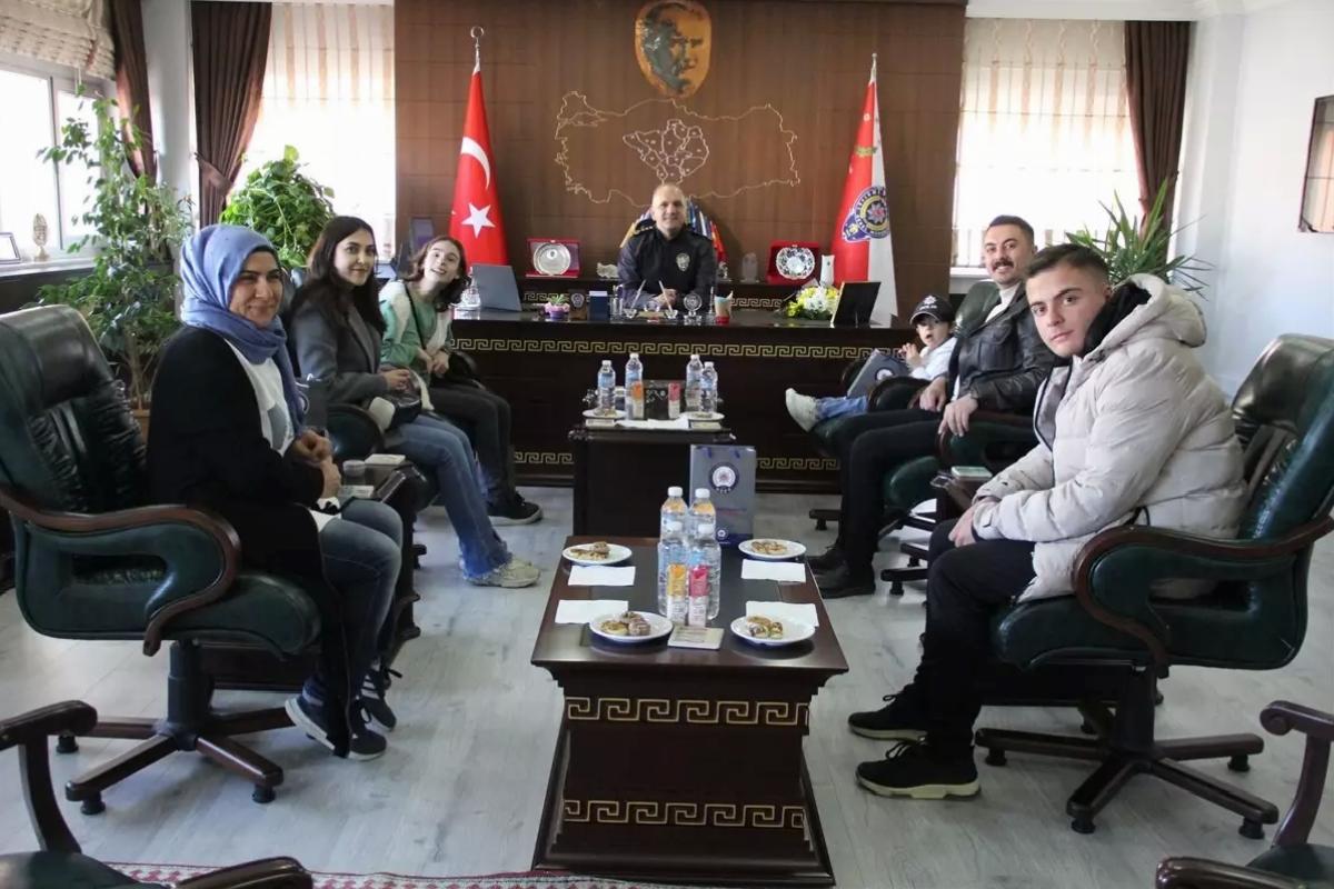 Yozgat’ta Polis 180. Yılı Öğrencileri Mutlu Etti