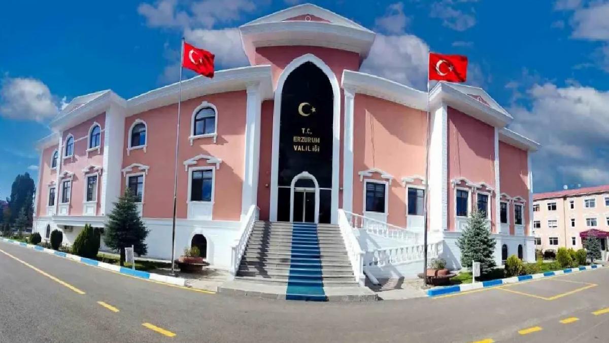 Yukarıda Yakutiye Nüfus Müd. Açık