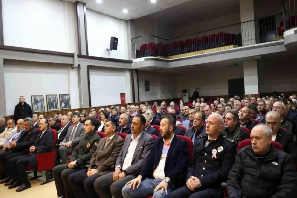 Zonguldak Valisi Muhtarlarla Bir Araya Geldi