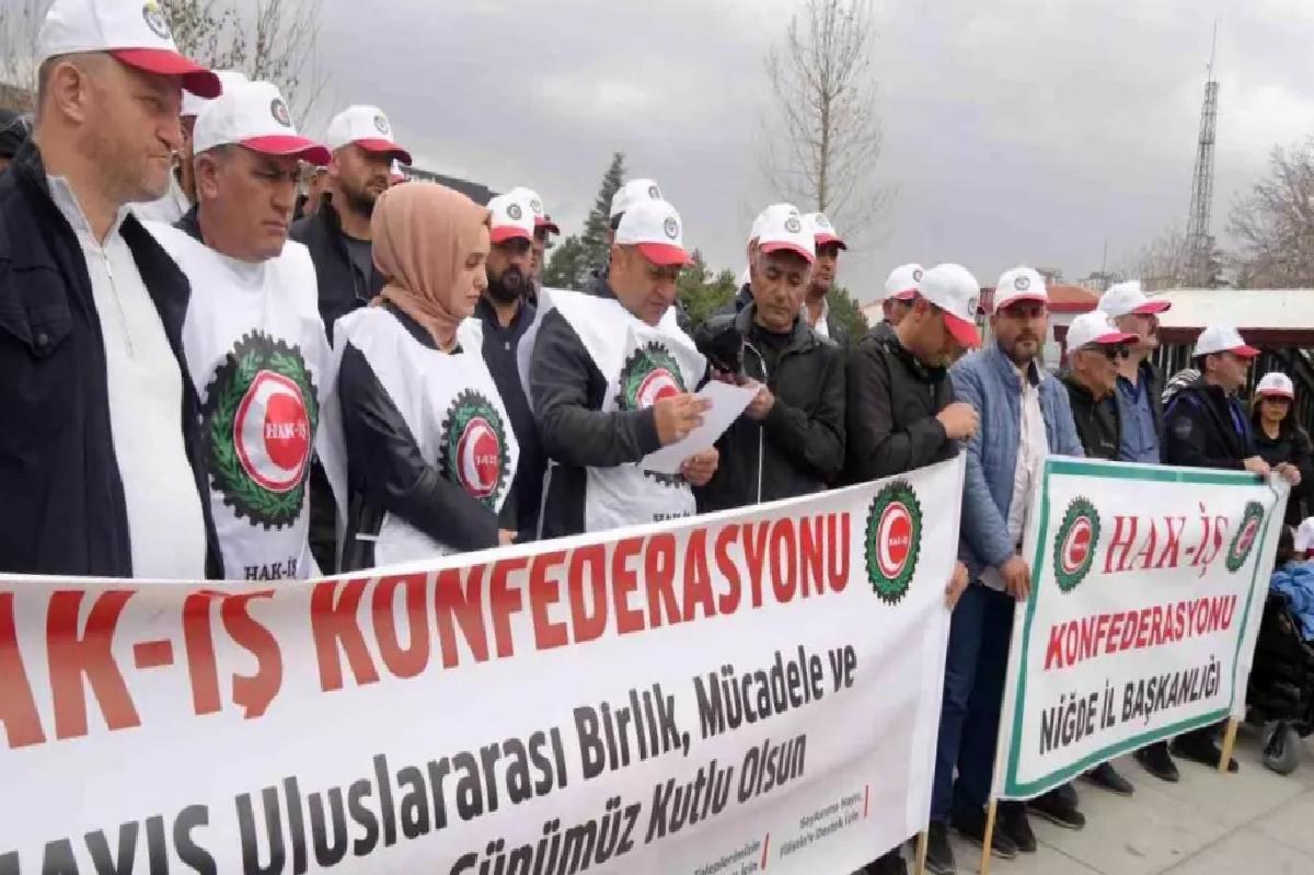1 Mayıs’ta Emeğin Kutsallığı Vurgulandı